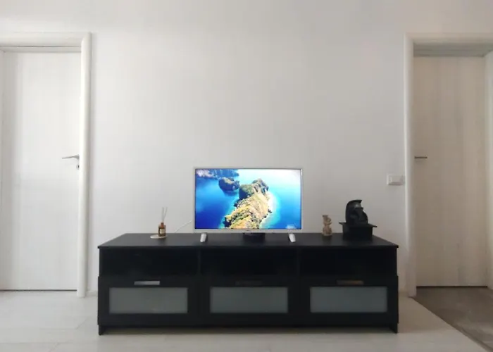 Luxury 2 Rooms Free Parking Air Conditioning Espresso Modern Bright View Full Complet Utilat