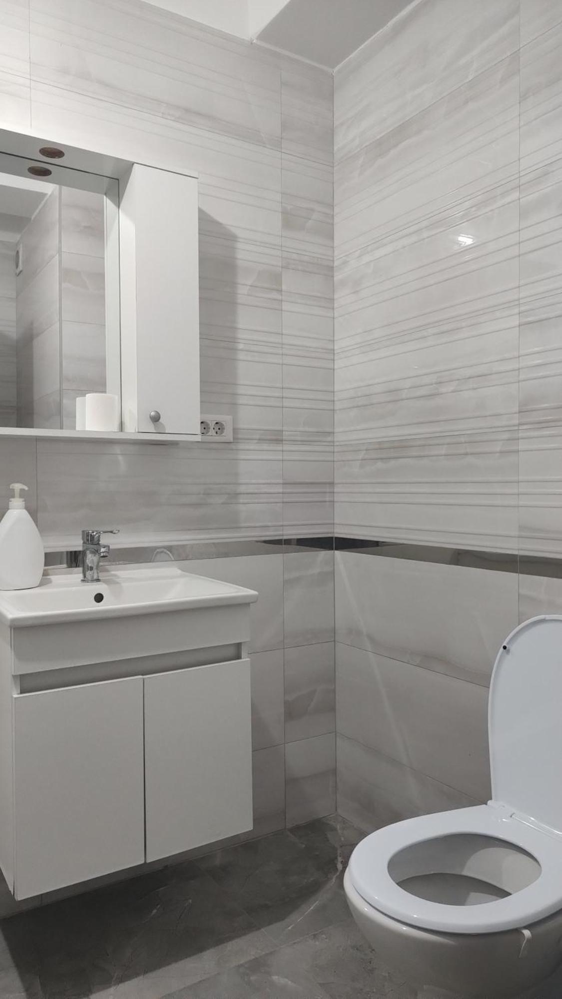 Apartment Luxury 2 Free Parking Air Conditioning Espresso Modern Bright View Full Complet Utilat *