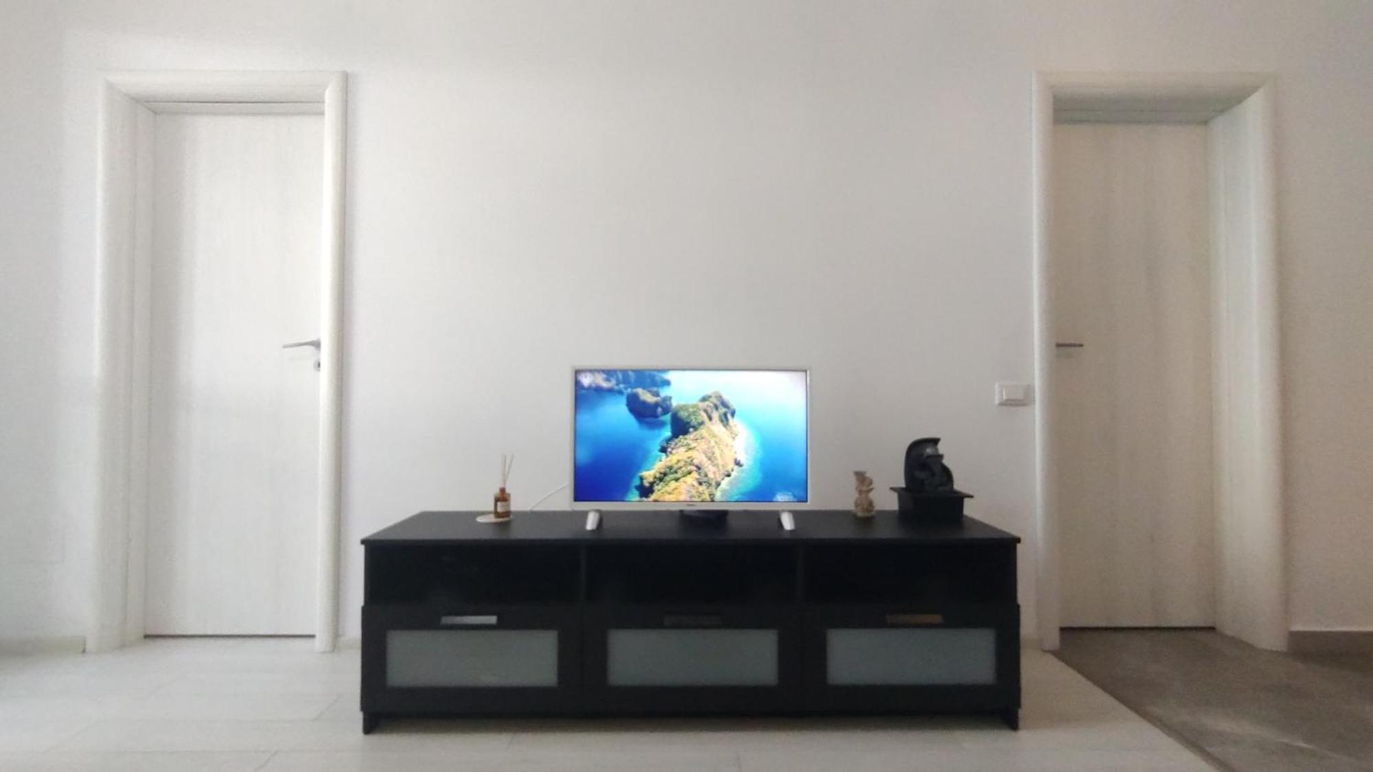 Apartment Luxury 2 Free Parking Air Conditioning Espresso Modern Bright View Full Complet Utilat *