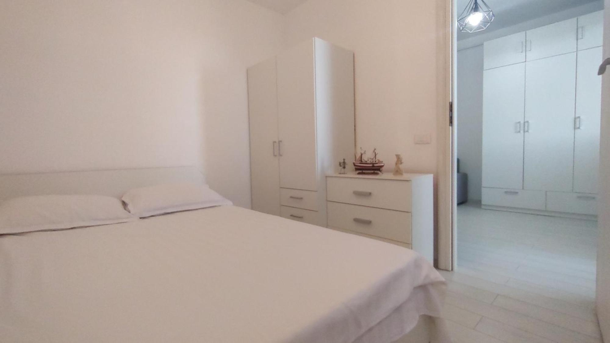 Luxury 2 Free Parking Air Conditioning Espresso Modern Bright View Full Complet Utilat Apartment *